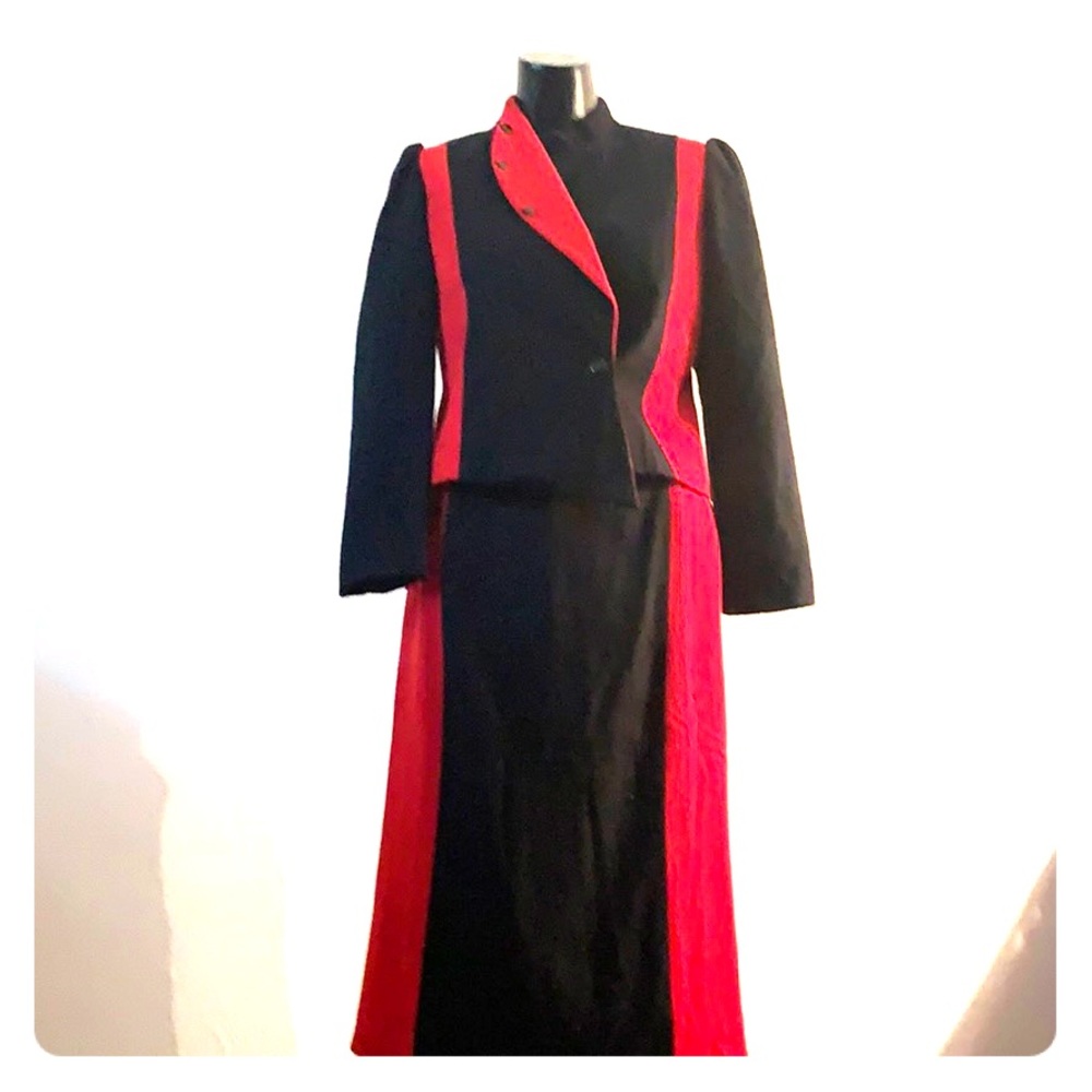 Two price skirt suit set.